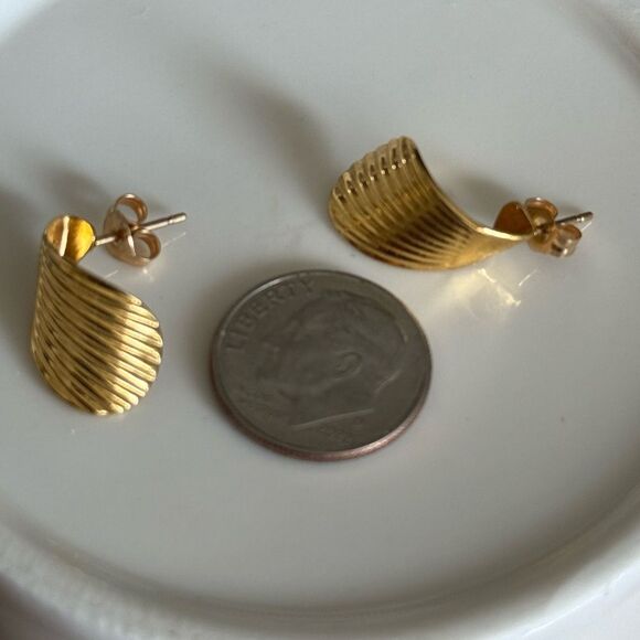 14k gold post only earrings - Picture 3 of 5